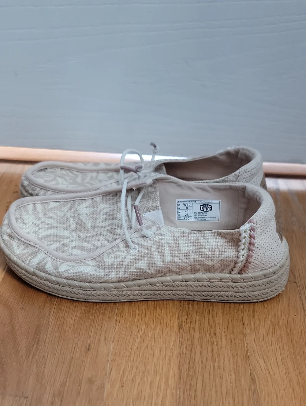 Hey Dude Women's Beige Patterned Espadrille Sneakers Shoes Slip On Size 10